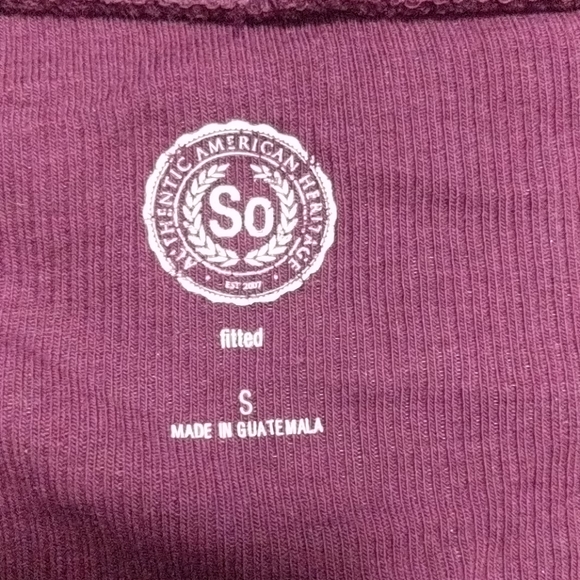 Plum off the shoulder top - Picture 3 of 3